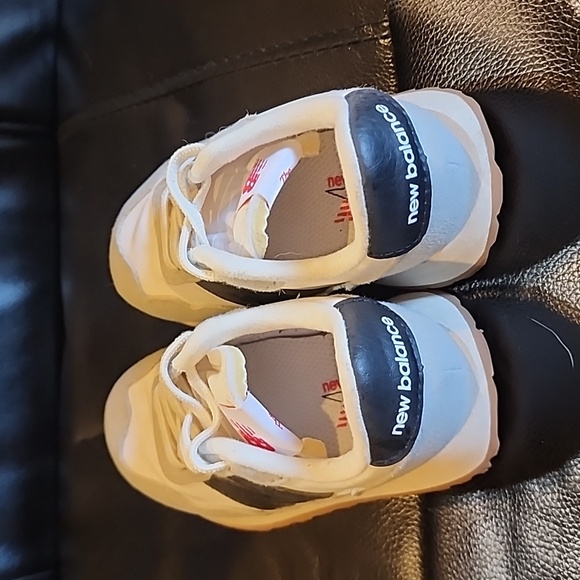 New Balance White and Gray Retro Sneakers - Picture 3 of 4